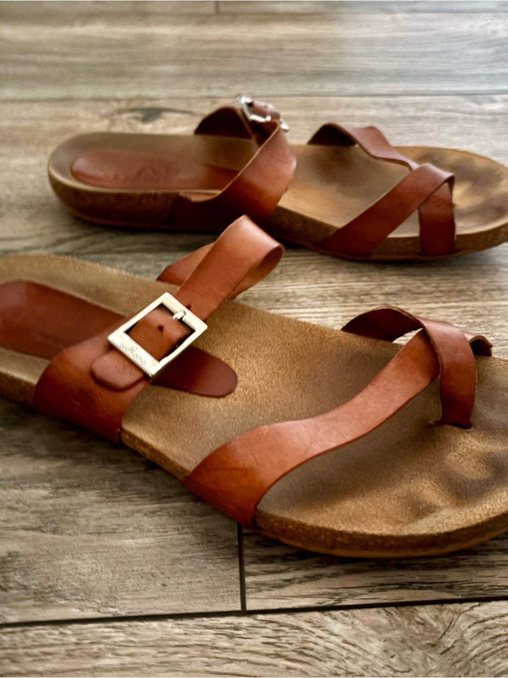 Yokono Women's Brown Leather Cross-Strap Sandal with Buckle